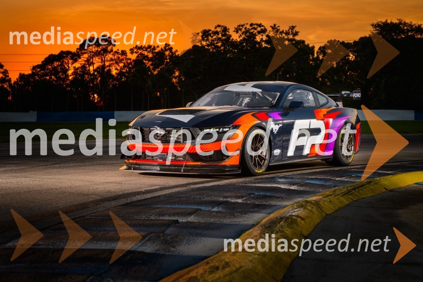 Ford je v Spa predstavil novega MUSTANGA GT4 in izpolnil obljubo