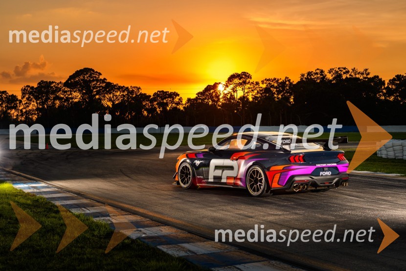Ford je v Spa predstavil novega MUSTANGA GT4 in izpolnil obljubo
