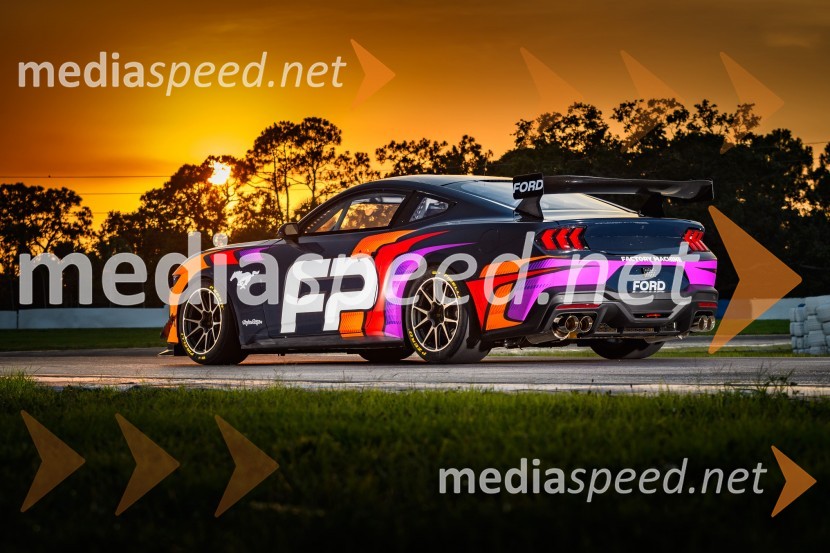 Ford je v Spa predstavil novega MUSTANGA GT4 in izpolnil obljubo