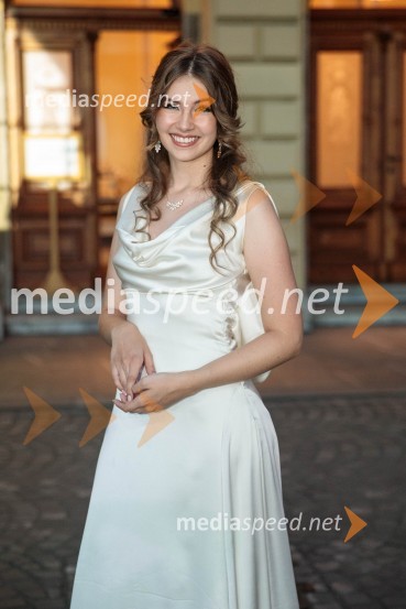  Saša Lešnjek, pevka, igralkaZnani so nastopajoči na 42. festivalu Melodije morja in sonca 2023