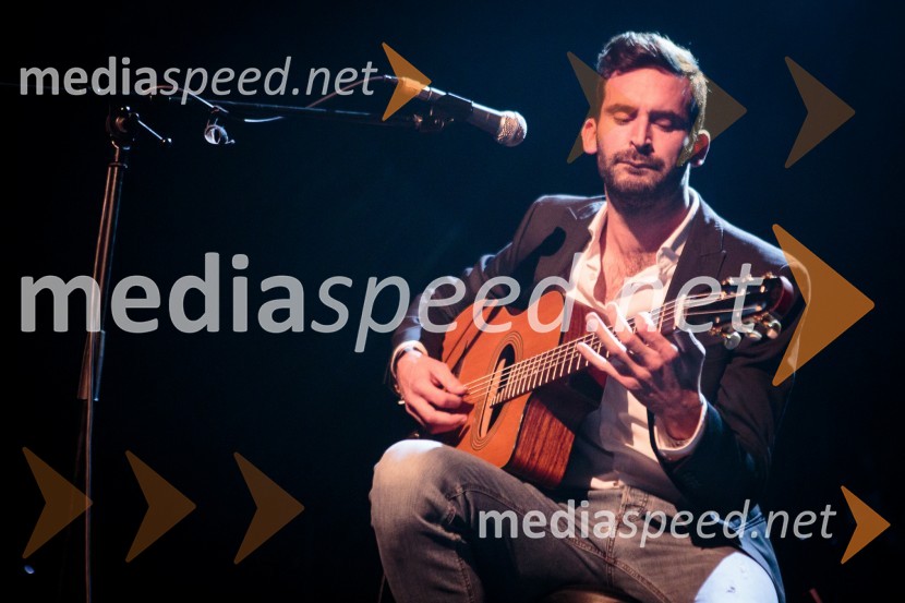  Teo Collori, glasbenik, Momento CiganoZnani so nastopajoči na 42. festivalu Melodije morja in sonca 2023