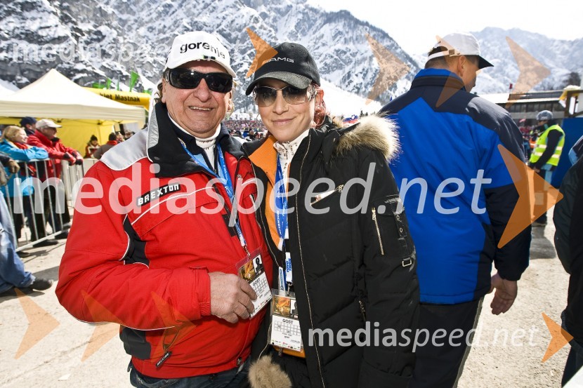 Tomislav Loboda, zlatar in Katja VinšekFinale svetovnega pokala v smučarskih skokih v Planici 2009, sobota