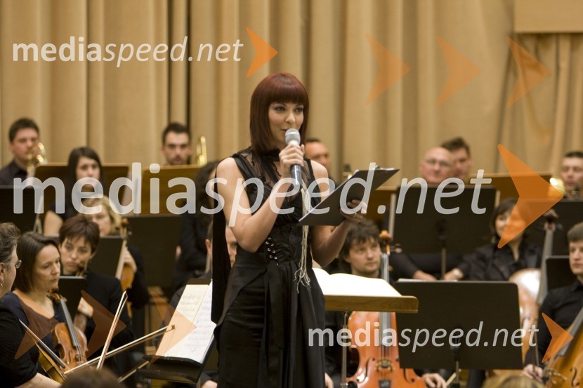 Tjaša Hrobat Košir, voditeljica prireditveHvala, ker vam ni vseeno, dobrodelni koncert