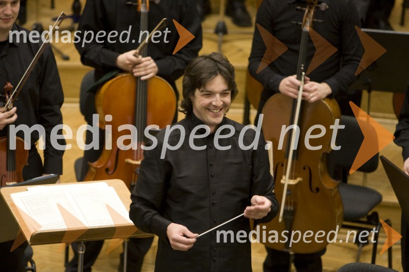 Marko Hribernik, dirigentHvala, ker vam ni vseeno, dobrodelni koncert