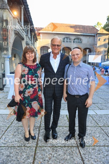  ... ;  Janez  Škrabec, direktor Riko d.o.o.; dr. Kozma Ahačič, jezikoslovec, literarni zgodovinar. Delovna osebnost leta 2017 in avtor knjige Stati inu obstati60 let uspešnega podjetnika Janeza Škrabca