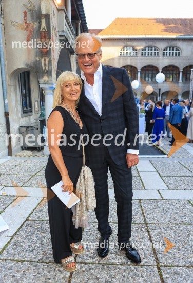  Barbra Jermann, urednica Suzy;  Janez  Škrabec, direktor Riko d.o.o.60 let uspešnega podjetnika Janeza Škrabca