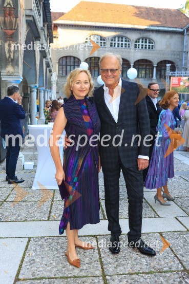 dr. Barbara Jaki, direktorica Narodne galerije;  Janez  Škrabec, direktor Riko d.o.o.60 let uspešnega podjetnika Janeza Škrabca