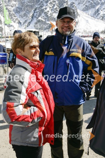 Jelko Kacin, politik z ženo AndrejoFinale svetovnega pokala v smučarskih skokih v Planici 2009, sobota