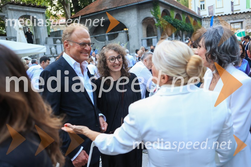  Janez  Škrabec, direktor Riko d.o.o.;  Polona Lovšin, vodja komunikacij, Riko d.o.o.60 let uspešnega podjetnika Janeza Škrabca
