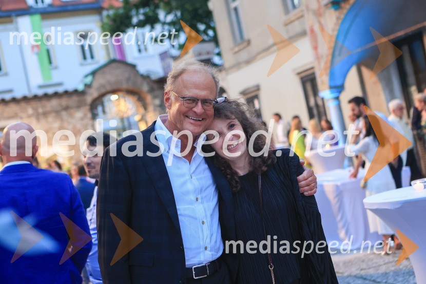  Janez  Škrabec, direktor Riko d.o.o.;  Polona Lovšin, vodja komunikacij, Riko d.o.o.60 let uspešnega podjetnika Janeza Škrabca