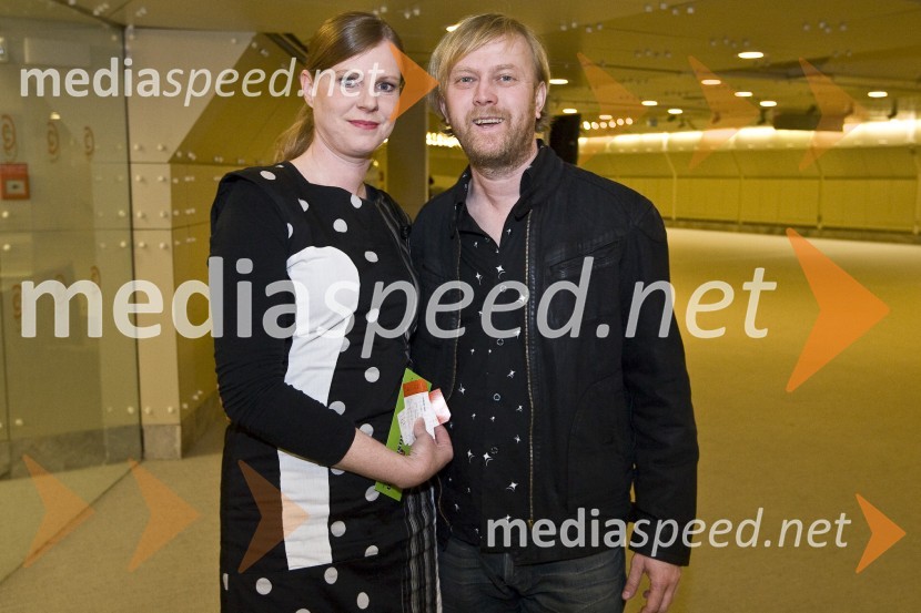 Matjaž Javšnik, igralec in komik s spremljevalkoMoški&ženske.com, premiera komedije