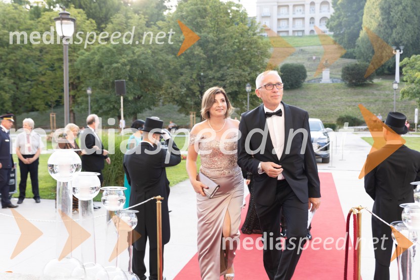  Nataša Holešek;  Mohor Holešek, dir. Slom d.o.o.Anin ples, unikatnost, dovršenost in dobrodelno poslanstvo z 200 letno tradicijo