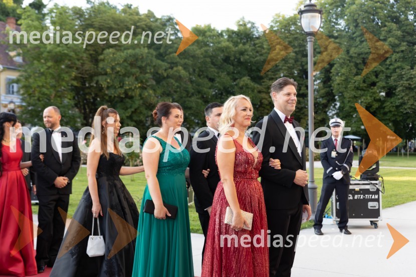 Anin ples, unikatnost, dovršenost in dobrodelno poslanstvo z 200 letno tradicijo