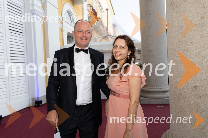 Anin ples, unikatnost, dovršenost in dobrodelno poslanstvo z 200 letno tradicijo