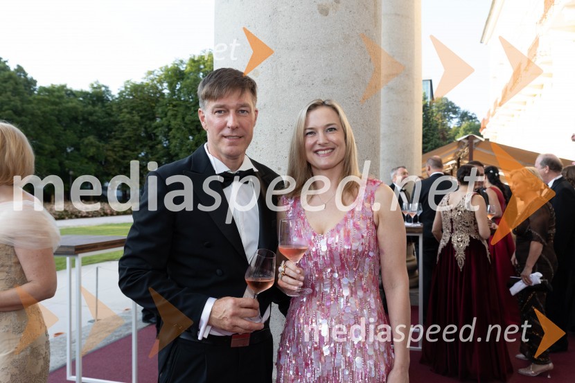  Matjaž Četrtič, vinska hiša Ferdinand ;  Jasmina ČetrtičAnin ples, unikatnost, dovršenost in dobrodelno poslanstvo z 200 letno tradicijo