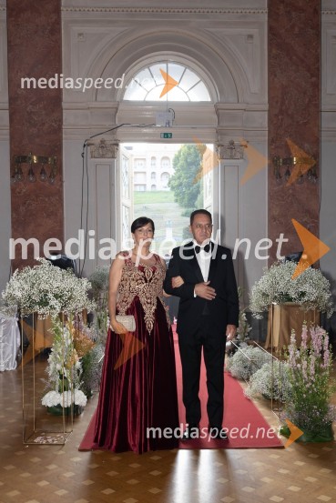  Ana Dunja Čebulj Istenič;  Andrej IsteničAnin ples, unikatnost, dovršenost in dobrodelno poslanstvo z 200 letno tradicijo