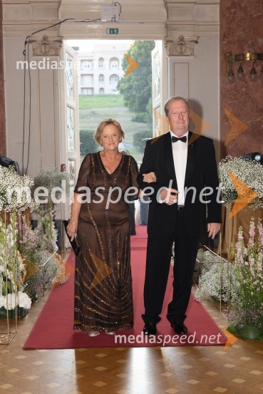  Bernarda Tepeš; prof. dr.  Bojan Tepeš, dr. med.Anin ples, unikatnost, dovršenost in dobrodelno poslanstvo z 200 letno tradicijo