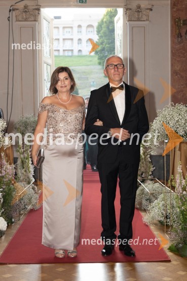  Nataša Holešek;  Mohor Holešek, dir. Slom d.o.o.Anin ples, unikatnost, dovršenost in dobrodelno poslanstvo z 200 letno tradicijo