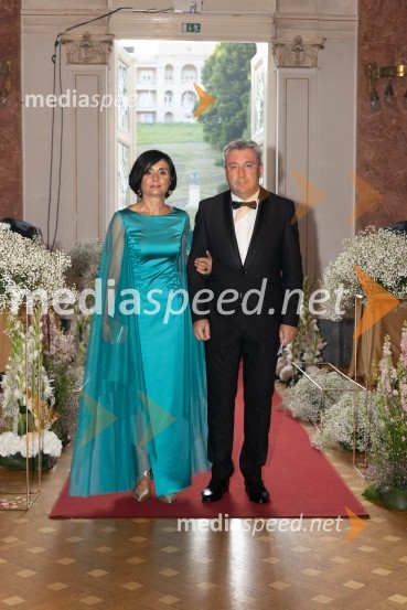  Mojca  Hustič;  Igor  HustičAnin ples, unikatnost, dovršenost in dobrodelno poslanstvo z 200 letno tradicijo