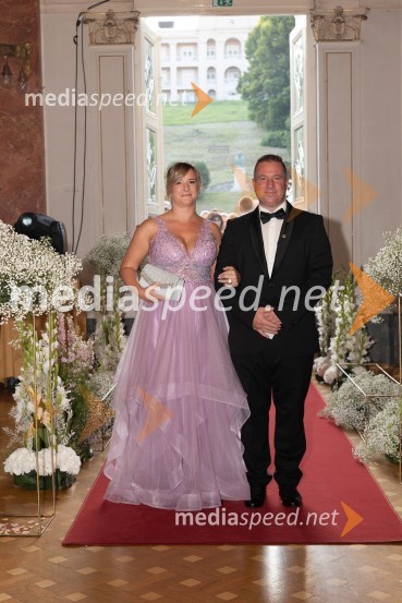  Klementina  Pogladič;  Gregor Narat, lastnik, Gostišče JurgAnin ples, unikatnost, dovršenost in dobrodelno poslanstvo z 200 letno tradicijo