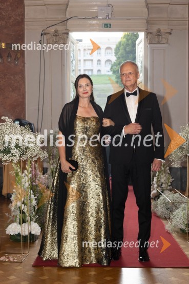  Alenka Kikec, prim.; prim.      Zdenko Kikec, dr. med.   Anin ples, unikatnost, dovršenost in dobrodelno poslanstvo z 200 letno tradicijo