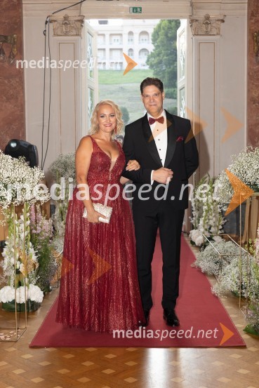  Nikolina Rozman;  Rok RozmanAnin ples, unikatnost, dovršenost in dobrodelno poslanstvo z 200 letno tradicijo