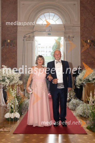  Danica Zorin Mijošek,  lastnica in direktorica, Kozmetika Afrodita;  Ivan  Mijošek, vinarAnin ples, unikatnost, dovršenost in dobrodelno poslanstvo z 200 letno tradicijo