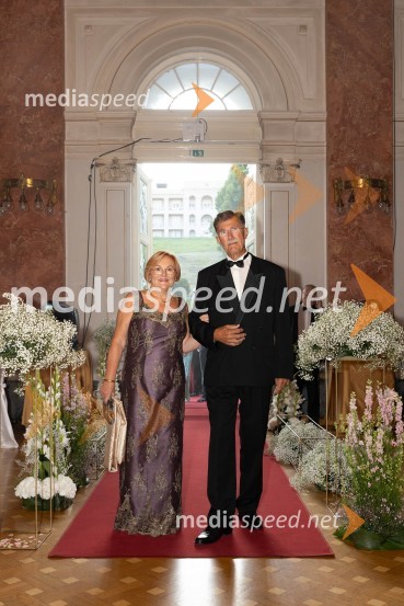  Minka Levstik;  Milan LevstikAnin ples, unikatnost, dovršenost in dobrodelno poslanstvo z 200 letno tradicijo