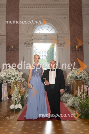  Nataša Zupan, sopranistka; prof. Andrej ZupanAnin ples, unikatnost, dovršenost in dobrodelno poslanstvo z 200 letno tradicijo