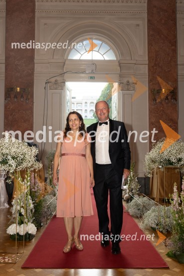  Marija Zupanc;  Andrej ZupancAnin ples, unikatnost, dovršenost in dobrodelno poslanstvo z 200 letno tradicijo