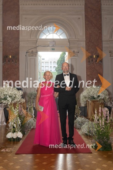  Anja Šketa, Vodja Planet Tuš Celje;  Boštjan Brantuša, Projektni vodja Hrvaške, SES Spar Anin ples, unikatnost, dovršenost in dobrodelno poslanstvo z 200 letno tradicijo