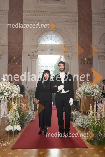  dr. Désirée Vodopivec Popovac;  ... Anin ples, unikatnost, dovršenost in dobrodelno poslanstvo z 200 letno tradicijo