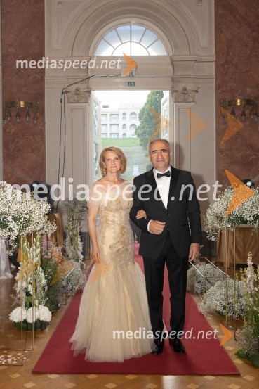  Nežika Cajzek, GIC gradnje;  Ivan Cajzek, direktor družbe GIC gradnjeAnin ples, unikatnost, dovršenost in dobrodelno poslanstvo z 200 letno tradicijo