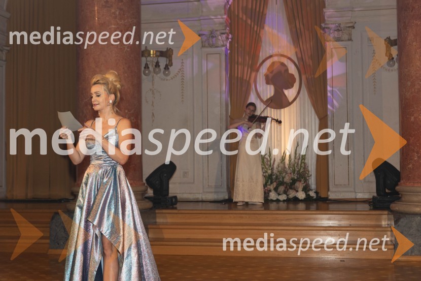  Mojca Krajnc	;  ... Anin ples, unikatnost, dovršenost in dobrodelno poslanstvo z 200 letno tradicijo