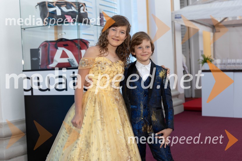  Evelin  Greblo, harfistka ;  Valerij GrebloAnin ples, unikatnost, dovršenost in dobrodelno poslanstvo z 200 letno tradicijo