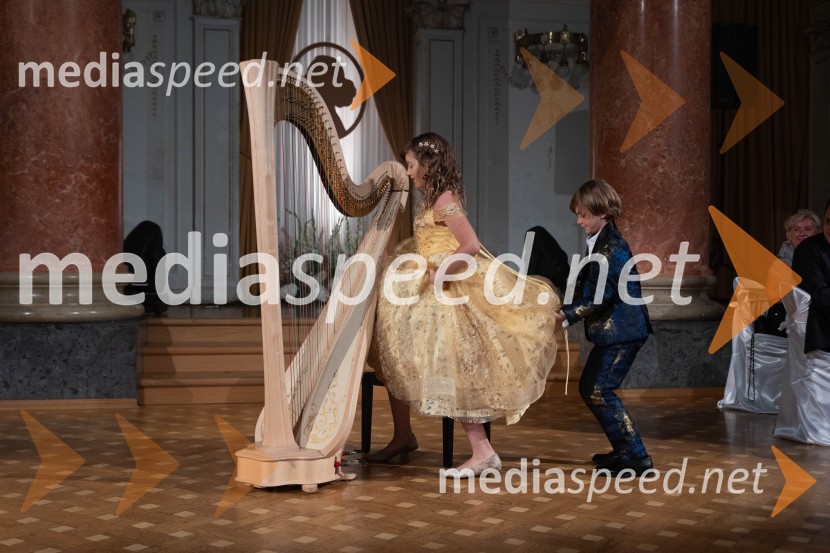  Evelin  Greblo, harfistka ;  Valerij GrebloAnin ples, unikatnost, dovršenost in dobrodelno poslanstvo z 200 letno tradicijo