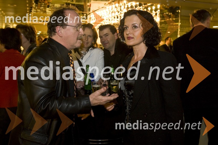 Tomaž Domicelj, glasbenik in Irena Brunec, kiparkaMoški&ženske.com, premiera komedije