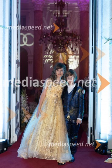  Evelin  Greblo, harfistka ;  Valerij GrebloAnin ples, unikatnost, dovršenost in dobrodelno poslanstvo z 200 letno tradicijo