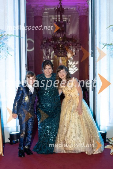  Valerij Greblo;  Maja Marija Križan, vodja prireditve Anin ples;  Evelin  Greblo, harfistka Anin ples, unikatnost, dovršenost in dobrodelno poslanstvo z 200 letno tradicijo