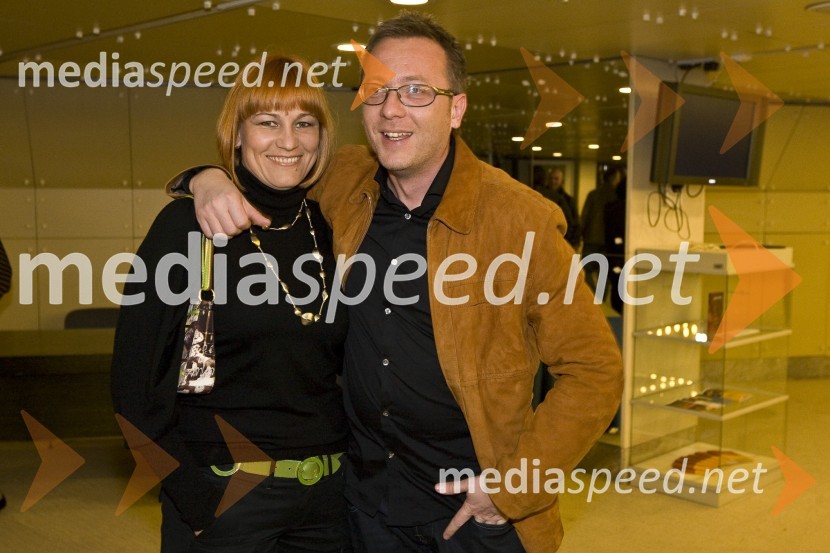 Robert Pečnik - Pečo, voditelj na Radiu Hit in njegova žena AljaMoški&ženske.com, premiera komedije