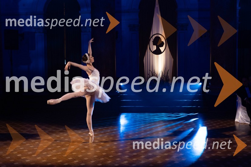  Tea Bajc, balerina, SNG Opera in balet MariborAnin ples, unikatnost, dovršenost in dobrodelno poslanstvo z 200 letno tradicijo