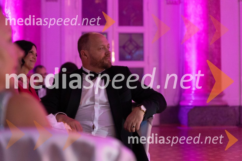  Boštjan Gorjup, pred. Gospodarske zbornice RS, direktor podjetja BSH Hišni aparati NazarjeAnin ples, unikatnost, dovršenost in dobrodelno poslanstvo z 200 letno tradicijo