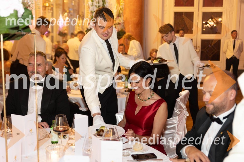 Anin ples, unikatnost, dovršenost in dobrodelno poslanstvo z 200 letno tradicijo