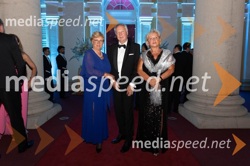  Bojana Košnik Čuk;  Marjan Čuk;  Majda  Bitenc Menart, direktorica, Cordia d.o.o. Anin ples, unikatnost, dovršenost in dobrodelno poslanstvo z 200 letno tradicijo