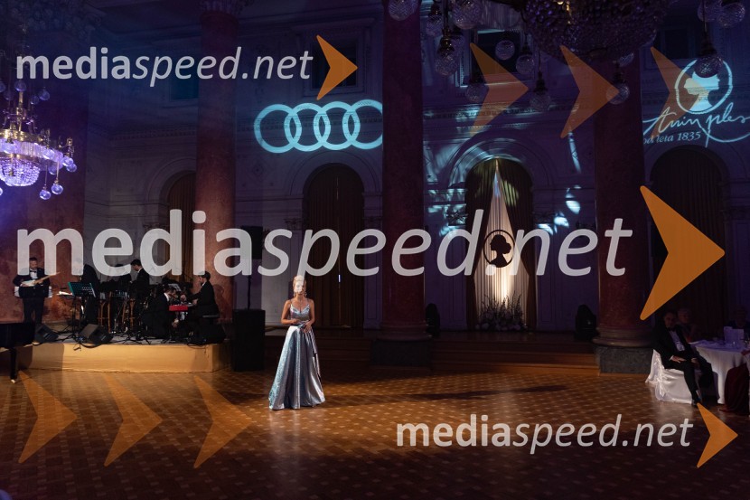  Mojca Krajnc	Anin ples, unikatnost, dovršenost in dobrodelno poslanstvo z 200 letno tradicijo