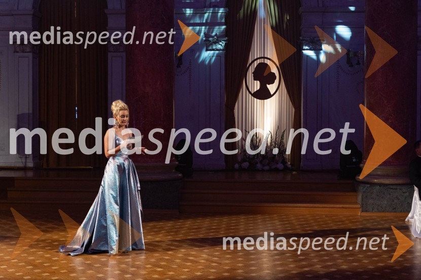  Mojca Krajnc	Anin ples, unikatnost, dovršenost in dobrodelno poslanstvo z 200 letno tradicijo