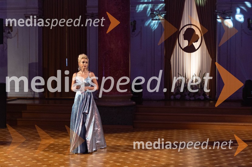  Mojca Krajnc	Anin ples, unikatnost, dovršenost in dobrodelno poslanstvo z 200 letno tradicijo