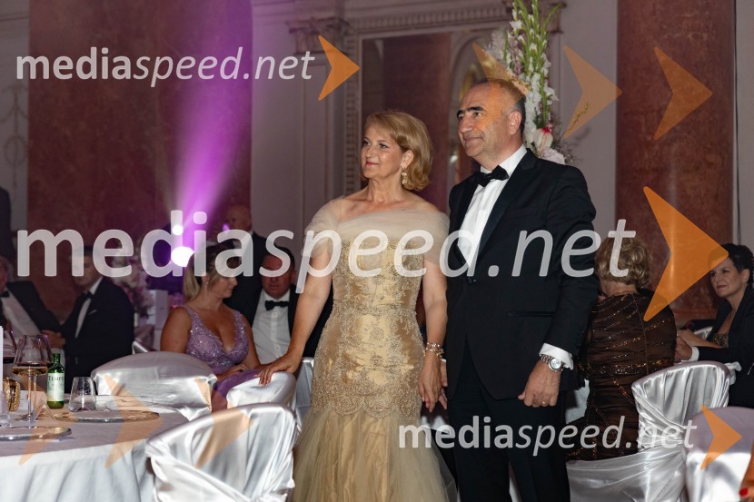  Nežika Cajzek, GIC gradnje;  Ivan Cajzek, direktor družbe GIC gradnjeAnin ples, unikatnost, dovršenost in dobrodelno poslanstvo z 200 letno tradicijo