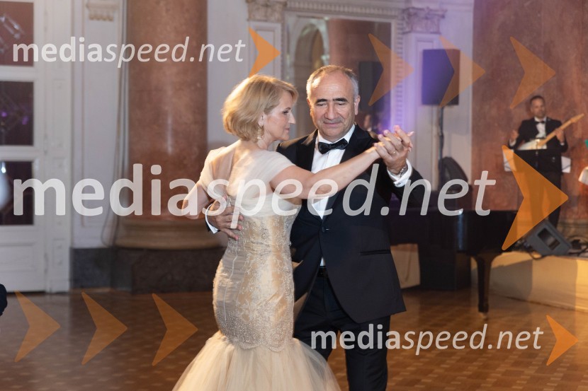  Nežika Cajzek, GIC gradnje;  Ivan Cajzek, direktor družbe GIC gradnjeAnin ples, unikatnost, dovršenost in dobrodelno poslanstvo z 200 letno tradicijo