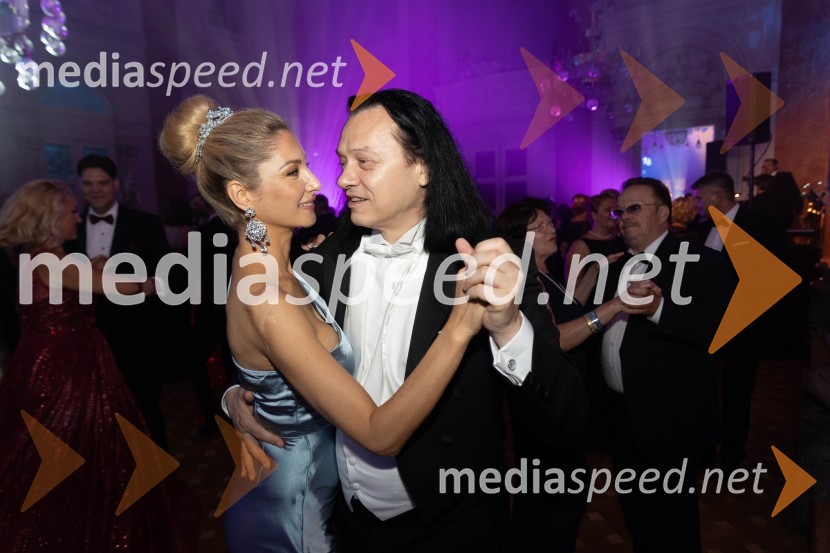  Lucija Gubenšek, manekenka,  solastnica in brand maneger znamke Susnyara;  Sašo Dimitrievski, partner, PristopAnin ples, unikatnost, dovršenost in dobrodelno poslanstvo z 200 letno tradicijo